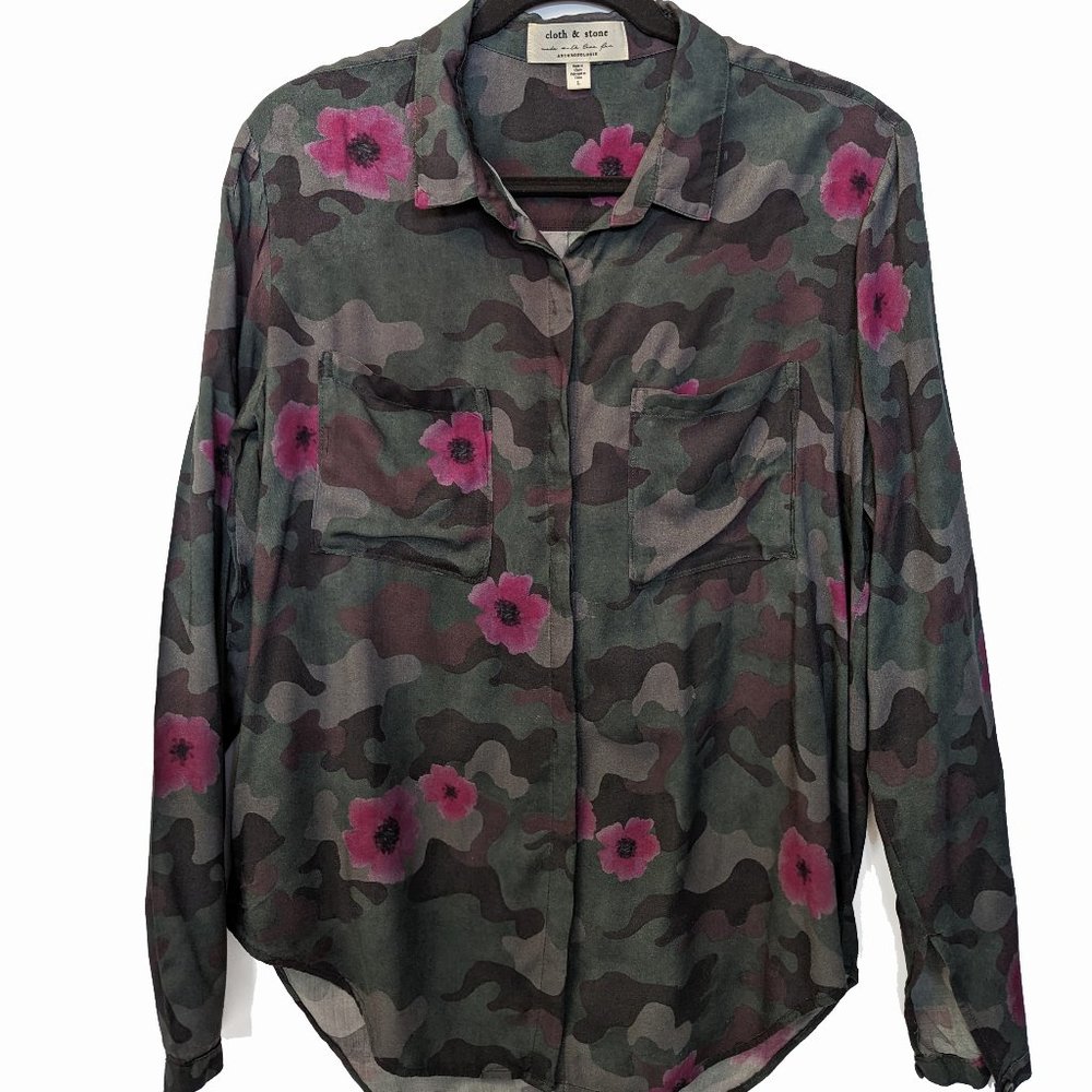 Anthropologie Cloth and Stone Camo Floral Blouse